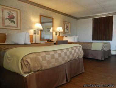Rodeway Inn Pittsfield Екстер'єр фото