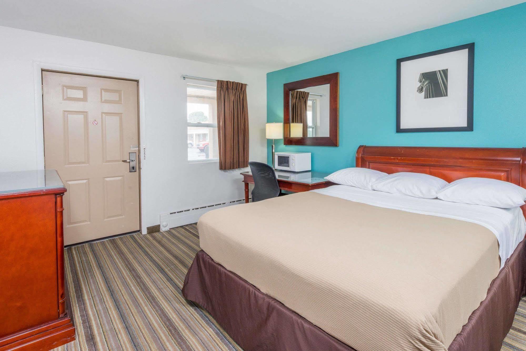 Rodeway Inn Pittsfield Екстер'єр фото